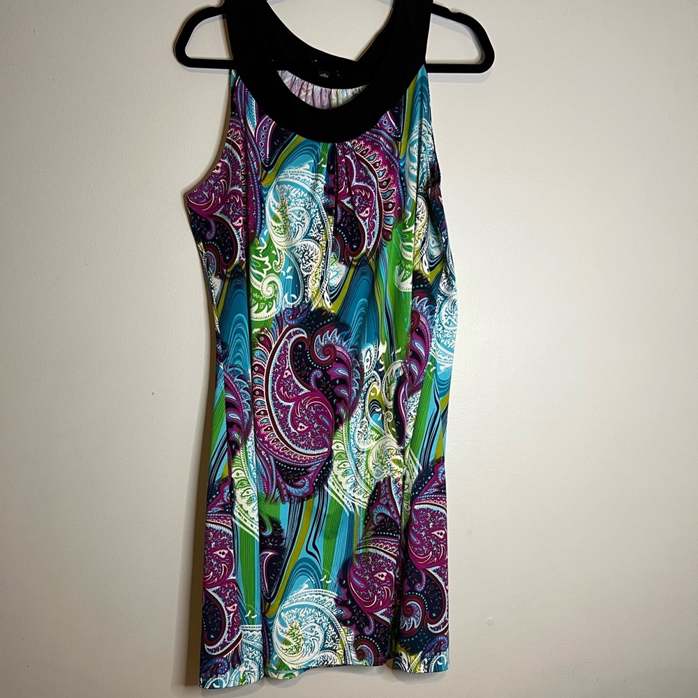 Halter style vibrant dress with paisley. 🔥🔥combine 2 or more and save 15%🔥🔥